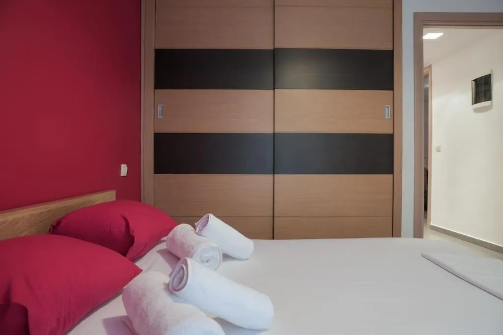 5 Min From Papageorgiou Free Indoor Parking Apartment Salonic